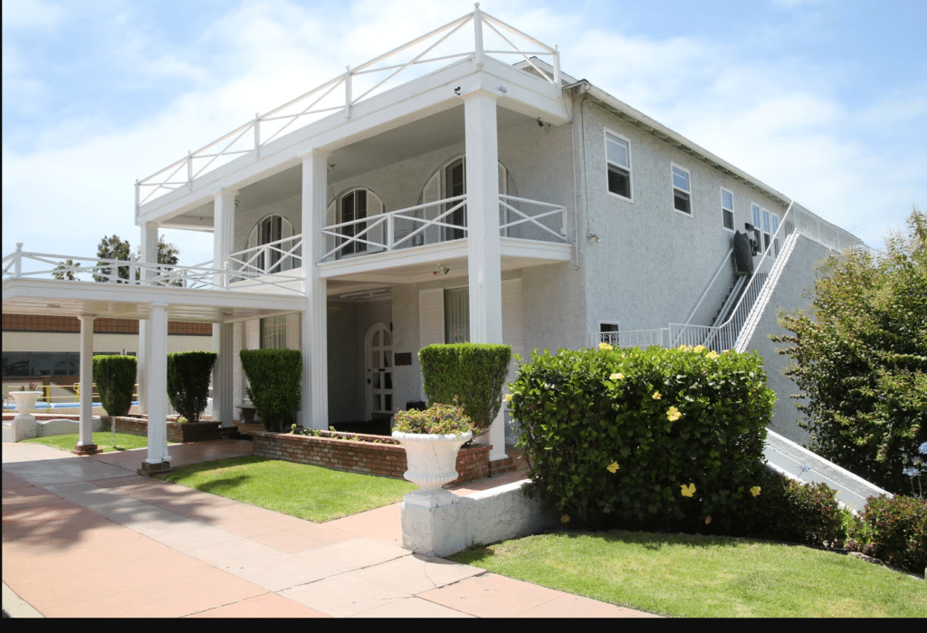 640 S. El Camino Real